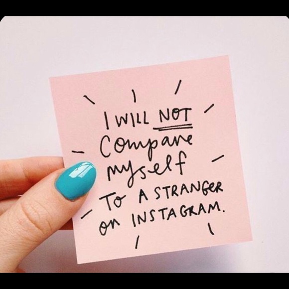 Luxe Reseller Boxes Various Sizes & Brands 5 Items - Picture 10 of 12